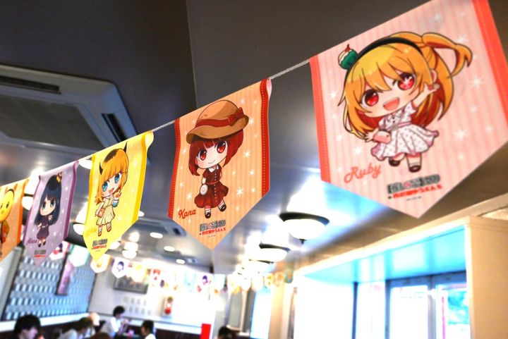 「軽食・売店 ミルクホール」では、「今日は甘口でチーズカレー（1,100円）」「今日は辛口でチーズカレー（1,100円）」などが食べられます！