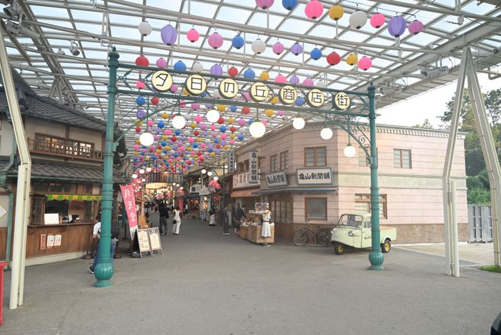 「夕日の岡商店街」入口