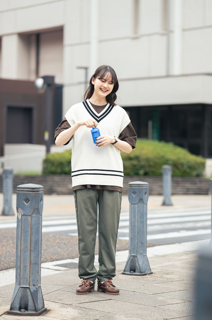 こなれた感じにみせるには？グリーンのトラックパンツを選ぼう【FUDGE 9月号連動企画-わたしがトラックパンツを好きなワケ-No.005】