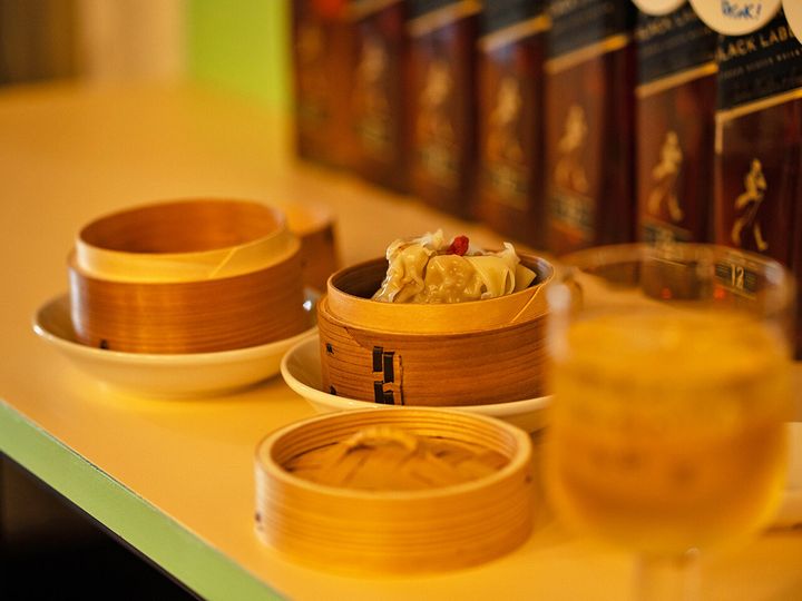 六本木『アートかビーフンか白厨』の「大きめの焼売」