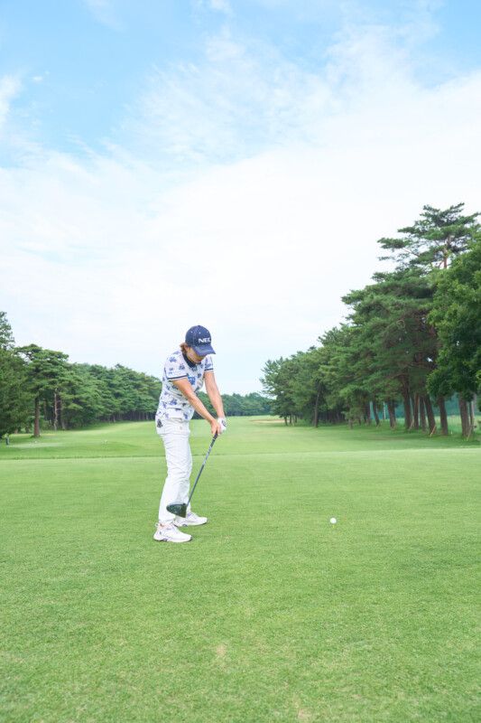 ドライバーで引っ掛けが出る原因は？女子プロがタイプ別で修正法を解説