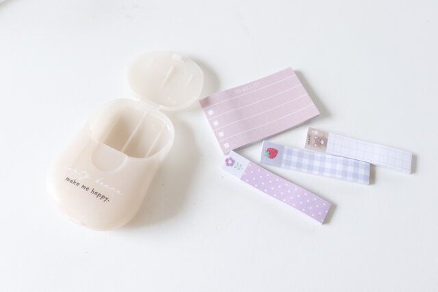 セリアのお洒落なケース入りふせん 80枚