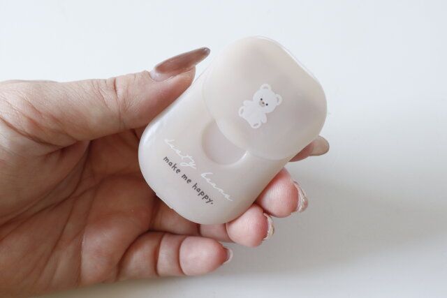 セリアのクマ柄ケース入りふせん 80枚