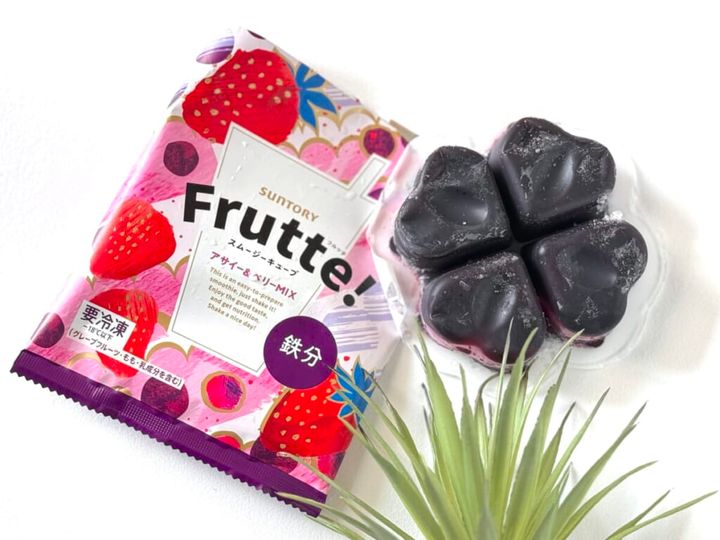 「Ｆｒｕｔｔｅ！ アサイー＆ベリーＭＩＸ」パッケージと中身