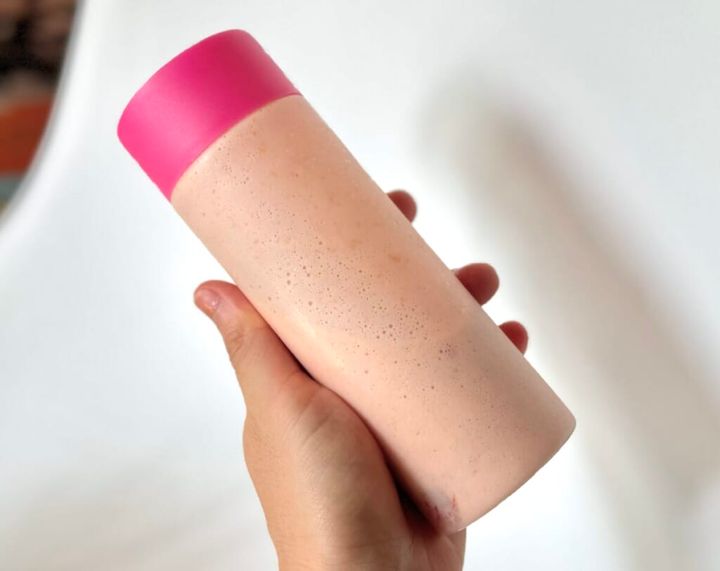 「Ｆｒｕｔｔｅ！（フルッテ）」を振って作っている様子