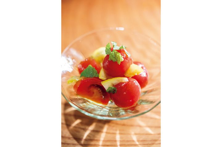 ミントの香りで爽やかさアップ！“塩レモントマト”