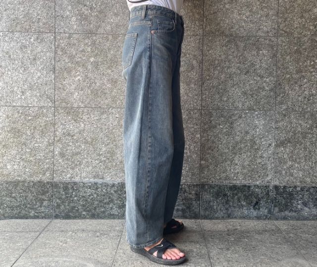 バレルレッグジーンズを穿いている時のサイド側