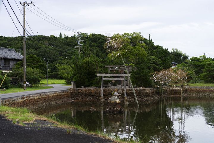 恵利原の水穴（天の岩戸）