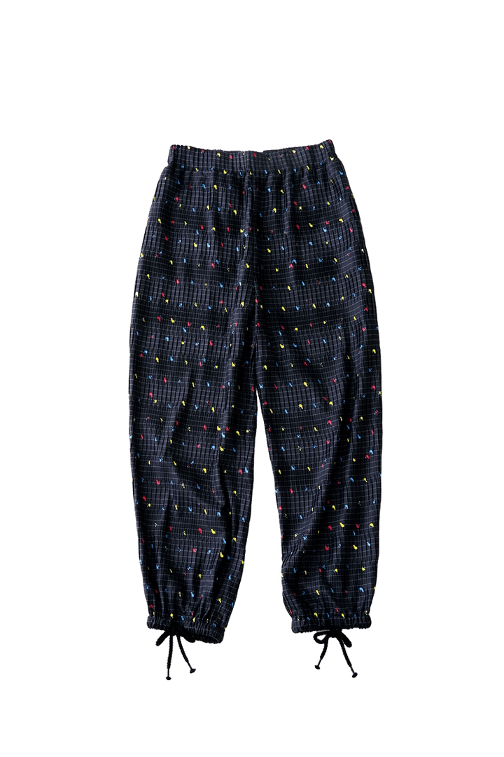 ワークパンツのテイストにくじらとストライプ柄がめずらしい！