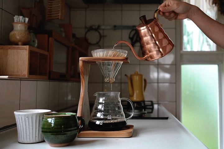 《野田琺瑯》の持ち手付きストッカーで洗い物の手間が減る…おしゃれなお家のセンスのいいキッチン雑貨