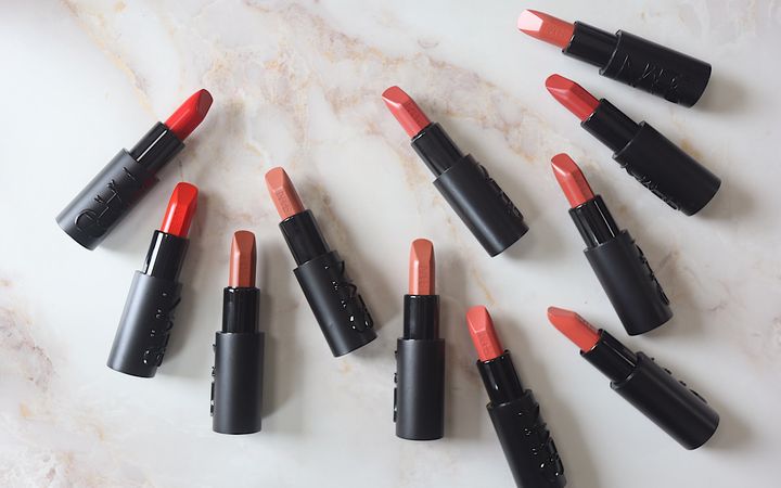 NARSの「エクスプリシット リップスティック」を全色スウォッチ！イエベ、ブルベ別のおすすめも紹介