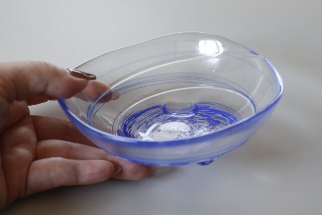 スリーピー びいどろガラスカラードットボウル青 サイズ感