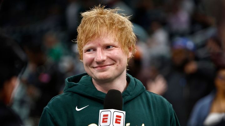 あの超有名歌手エド・シーラン、愛するイプスウィッチ・タウンの共同オーナーに就任「補強や戦術について詰め寄らないでくれ！」