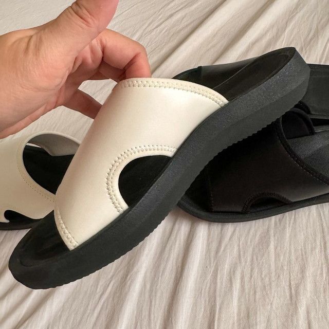 スライドサンダル