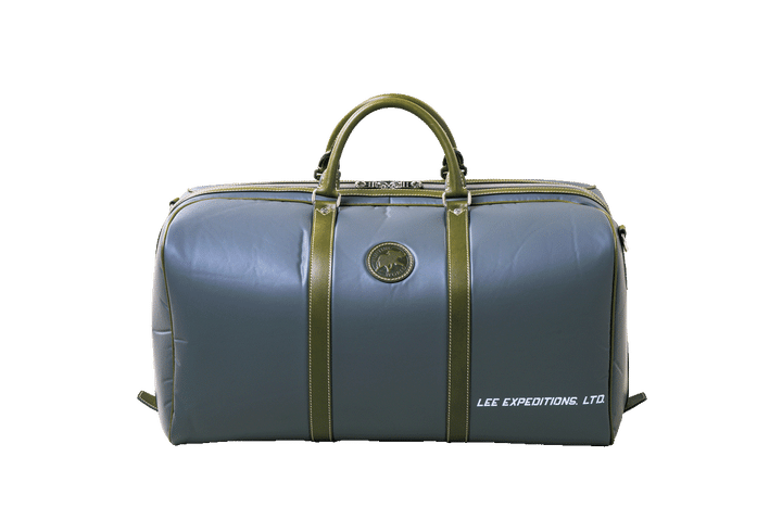 〈ハンティングワールド〉のダッフルバッグ