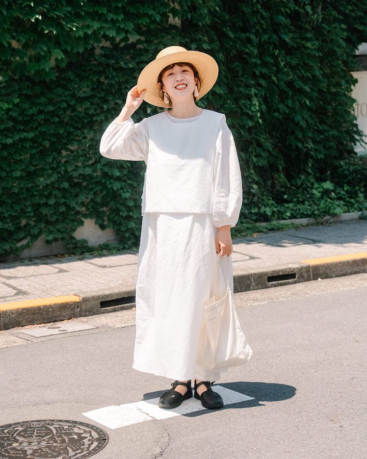 真夏の“ワンピース”スタイル5選。暑い日でもお洒落に見せるテクニックとは？【TOKYO SNAP】