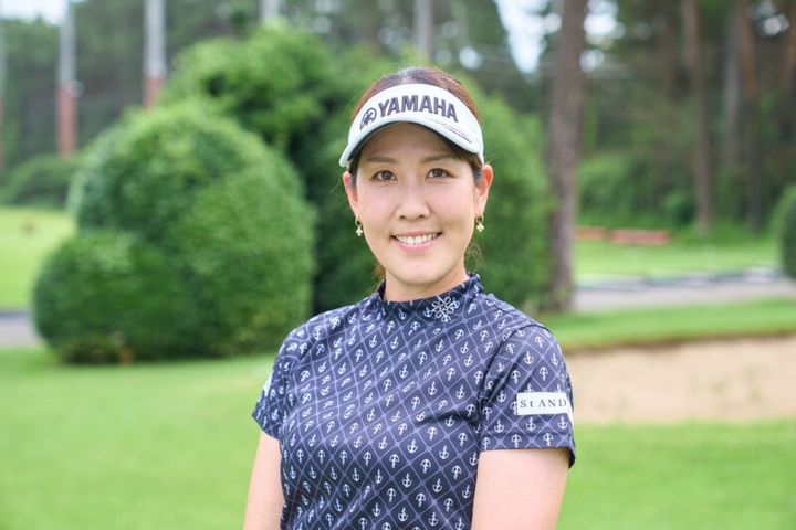 アプローチは“手”ではなく“足”を使う！女子プロがミスを防ぐコツを解説！