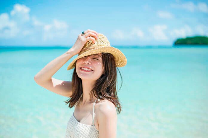 「あら、お下品！」一歩間違うと見苦しく見えるファッション5つ