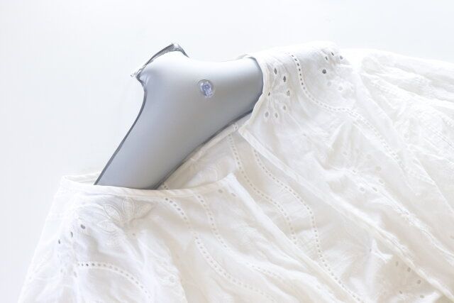 セリア 空気で膨らむトラベル用ハンガー 素材