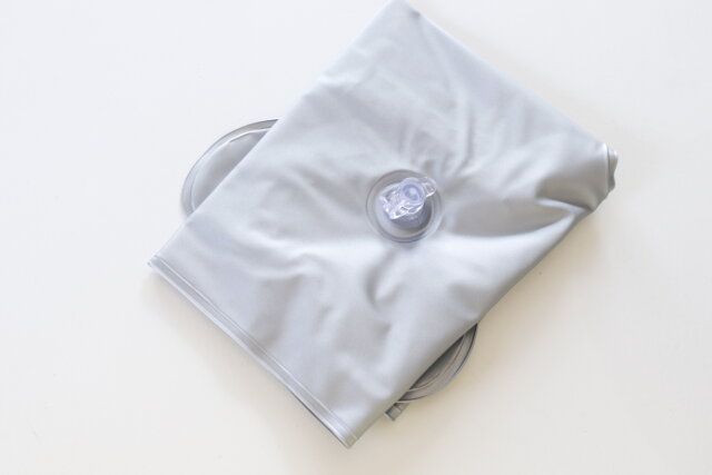 セリア 空気で膨らむトラベル用ハンガー コンパクト 収納時 サイズ