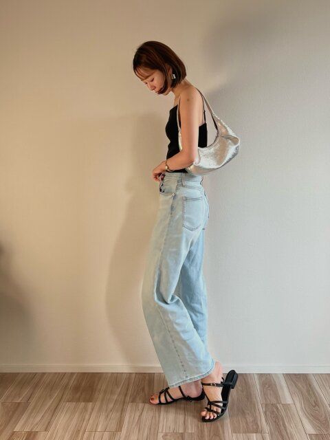 GUブラフィールベロアクロップドキャミソールとデニムコーデ