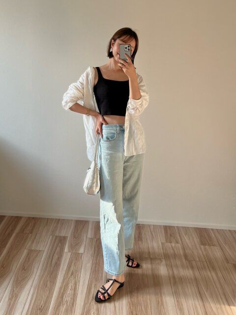 GUブラフィールクロップドワッフルスクエアネックタンクトップとオーバーシャツコーデ