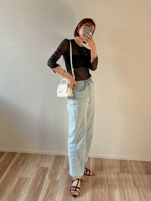 GU2WAYバンドゥシアートップスコーデの全身