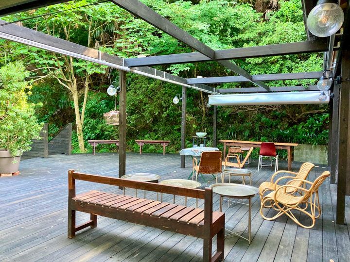 鎌倉の森でランチ♪ お花畑みたいな創作料理を癒やしのテラス席で「アッシュカフェ カマクラ」