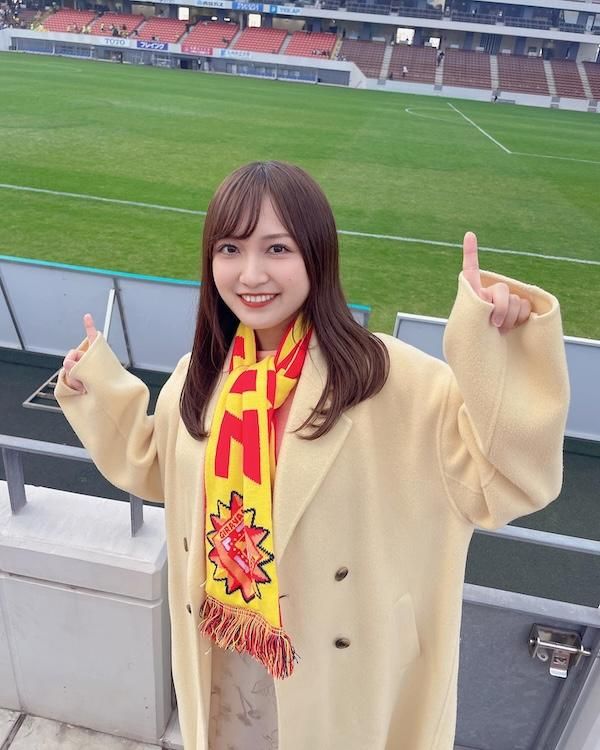 新幹線でスタ通い…九州全チームを愛する「スタジアムの女神」