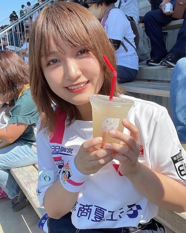 新幹線でスタ通い…九州全チームを愛する「スタジアムの女神」