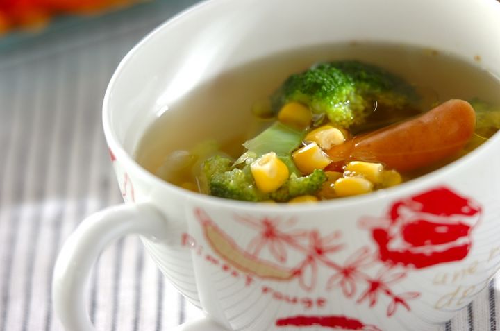 具材たっぷり！ごろっとブロッコリーとソーセージのコンソメスープ by 和田 良美さん