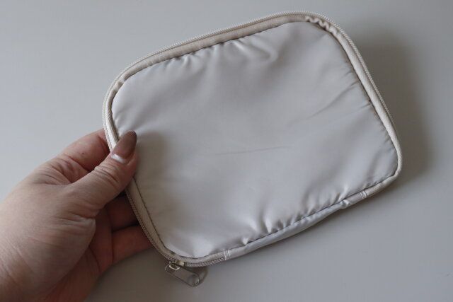 ダイソーのスマートウォッチバンド収納ケースのモカ