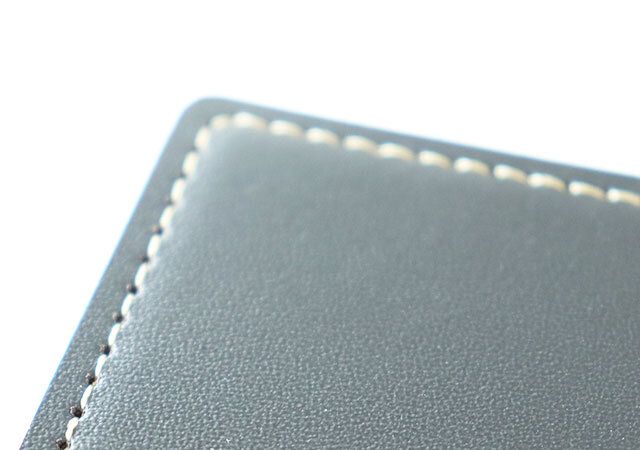 セリア レザー風カードホルダー縦型20ポケット 素材