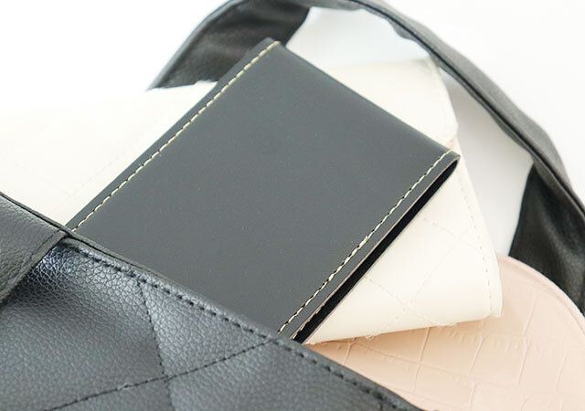 セリア レザー風カードホルダー縦型20ポケット 収納時