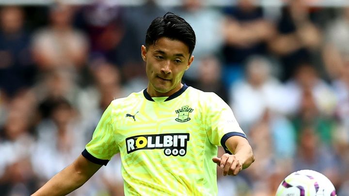 サウサンプトン菅原由勢、プレミアリーグデビュー戦は45分で交代も高評価のワケ