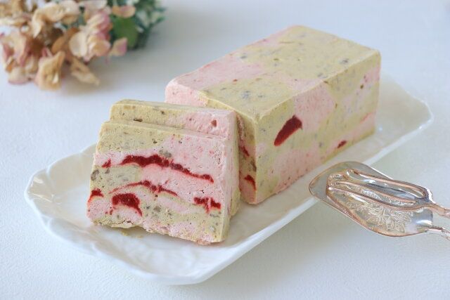 バナナ＆ストロベリーアイスケーキ