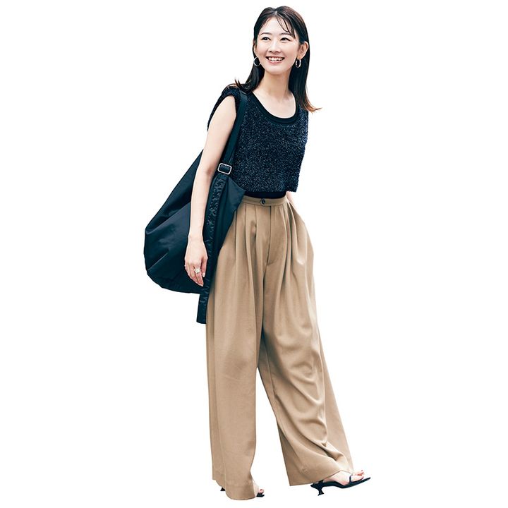 タックがたくさん入った着映えるNa.eのパンツコーデ