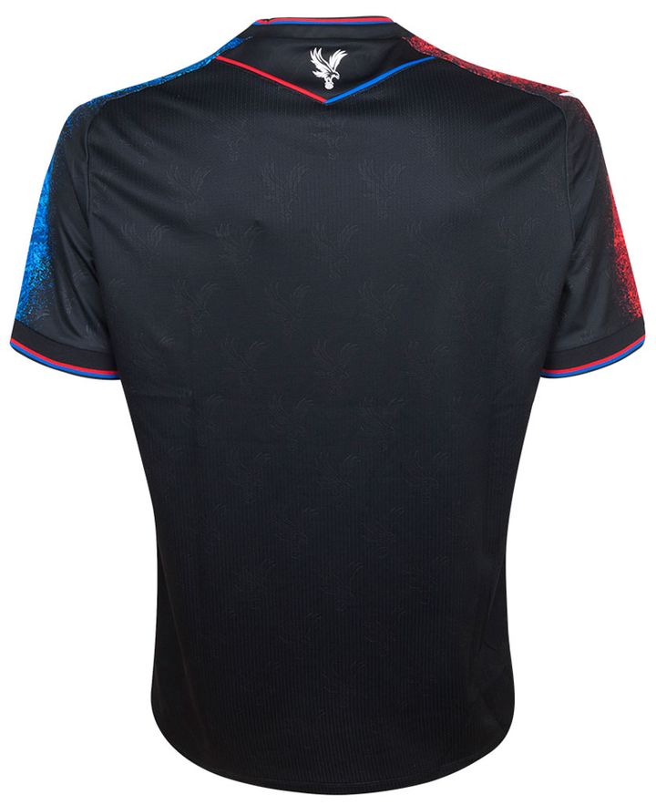 鎌田大地のクリスタル・パレス、新サードユニフォームを発表！漆黒の美グラフィックが大好評