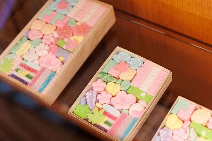 京都・祇園の老舗和菓子店「鍵善良房 四条本店」で、絶品くずきりを味わう