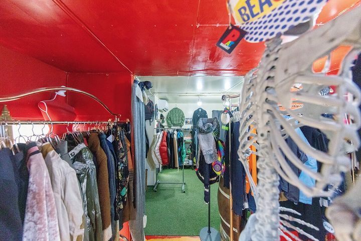 神宮前 Pat Market 店内