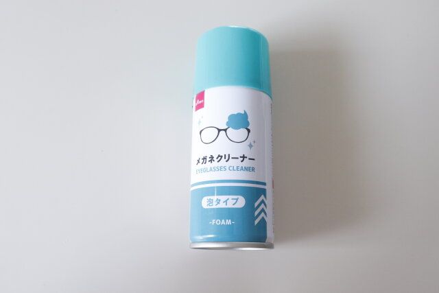 ダイソーのメガネクリーナー 泡タイプのパッケージ