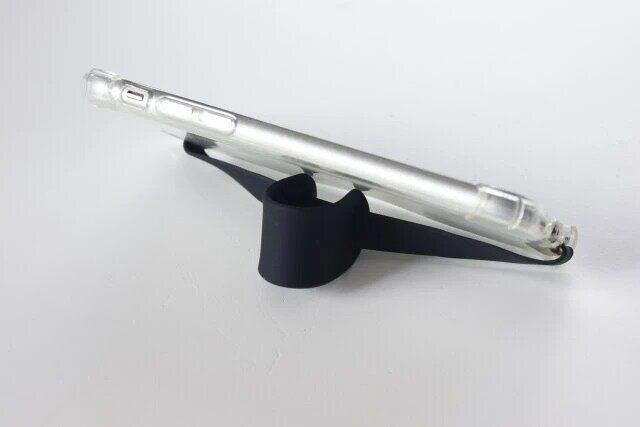 ダイソー スマホシリコーンバンド（スタンド式） スタンド 使用例