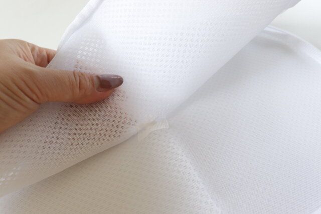 ダイソーのスナップボタン付きドラム式対応ブラジャー用洗濯ネット