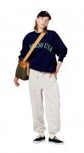 大きめ×大きめを攻略するには？お互いの丈を意識したバランスが大事【FUDGE 9月号連動企画-わたしがトラックパンツを好きなワケ-No.008】