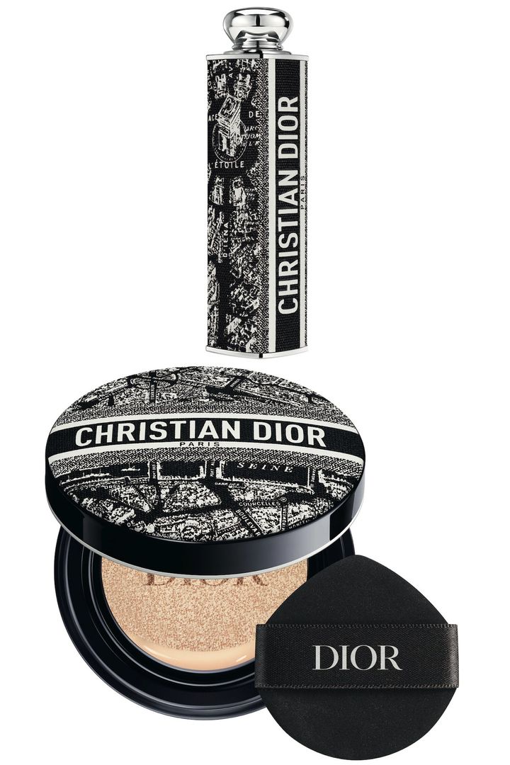 〈上〉ディオール アディクト クチュール リップスティック ケース プラン ドゥ パリ ￥4,620 〈下〉ディオールスキン フォーエヴァー クッションケース プラン ドゥ パリ ￥4,180（8月21日より伊勢丹新宿店イベント・ディオール 公式オンラインブティックにて先行、9月6日より全国限定発売予定）