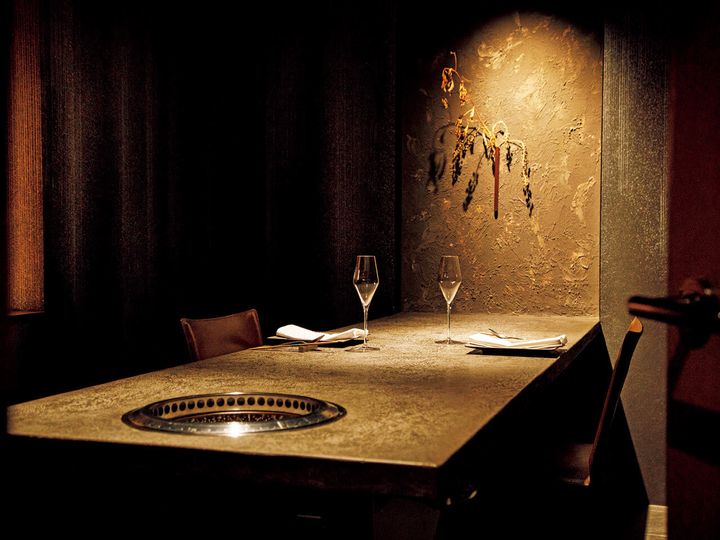 赤坂見附『焼肉「思食」』の内観