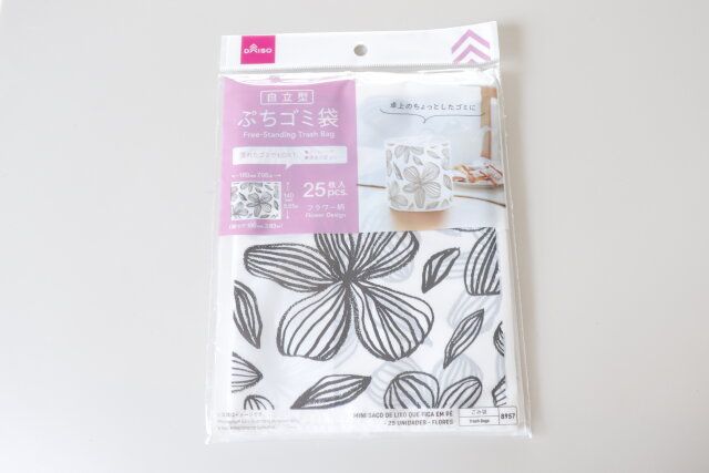 ダイソー 自立型ぷちゴミ箱（25枚、フラワー柄） パッケージ