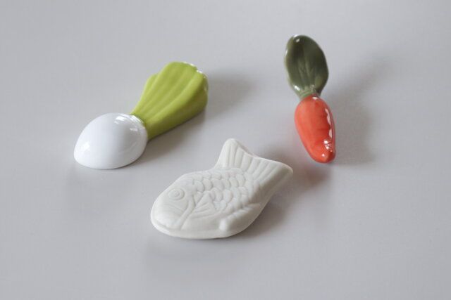 ダイソー 磁器箸置き