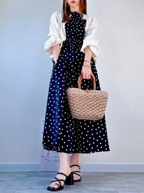 2024夏女性におすすめドット柄ワンピースコーデ