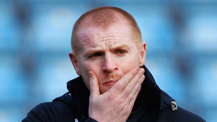 12人も補強したのに1試合も勝てず…レノン監督、わずか6試合で電撃解任も給与一部放棄